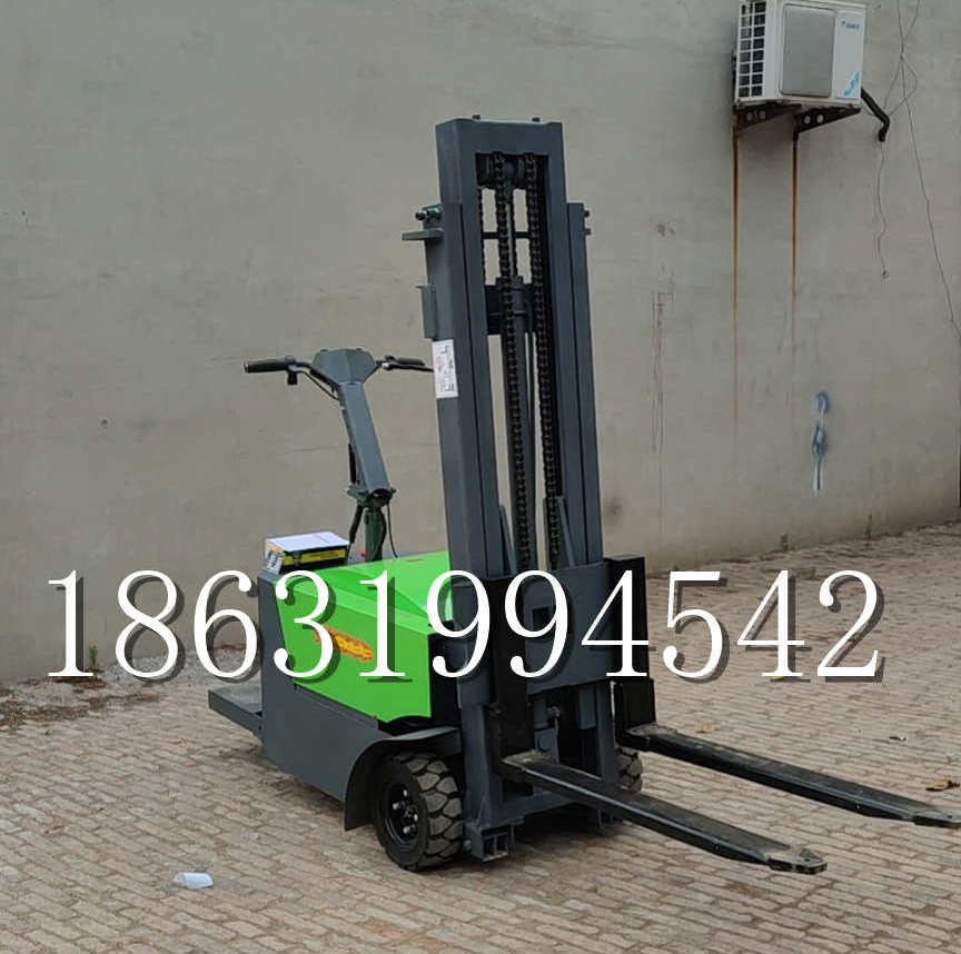 昌图县优程全电动叉车插腿式堆高车液压装卸车1.5吨升高小型站驾式铲车